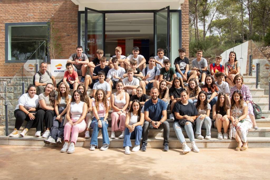 Alumnos del Colegio Nuestra Señora del Carmen de La Unión visitan el Complejo Industrial de Repsol y el Museo Foro Romano Molinete.