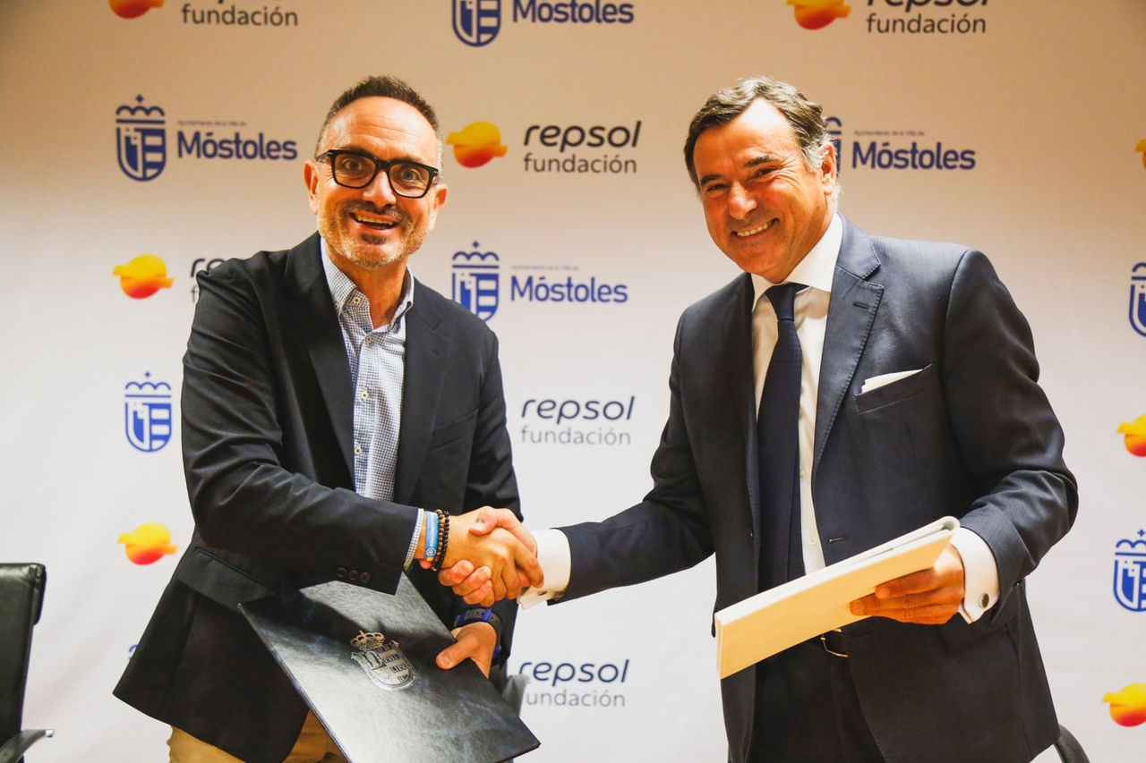 Manuel Bautista, el concejal de Deportes y Sanidad, Ángel Álvarez, el CTO de Tecnología y Corporate Venturing de Repsol Technology Lab